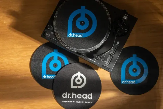 Dr.Head LP SlipMat Big Logo Black