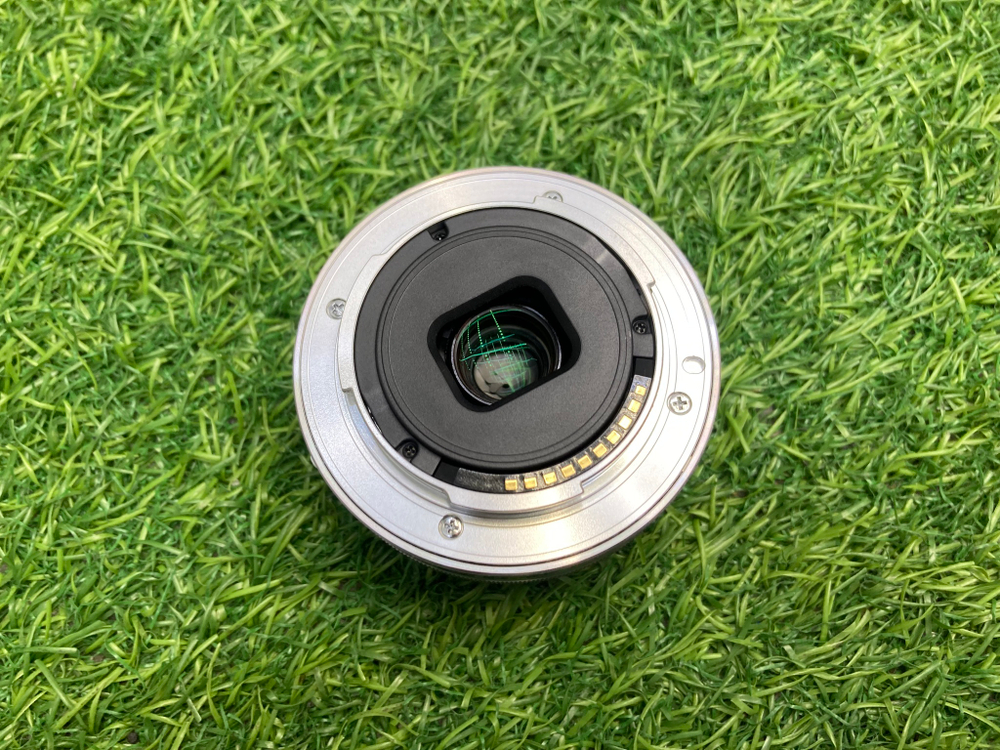 Sony 16mm 2.8 E