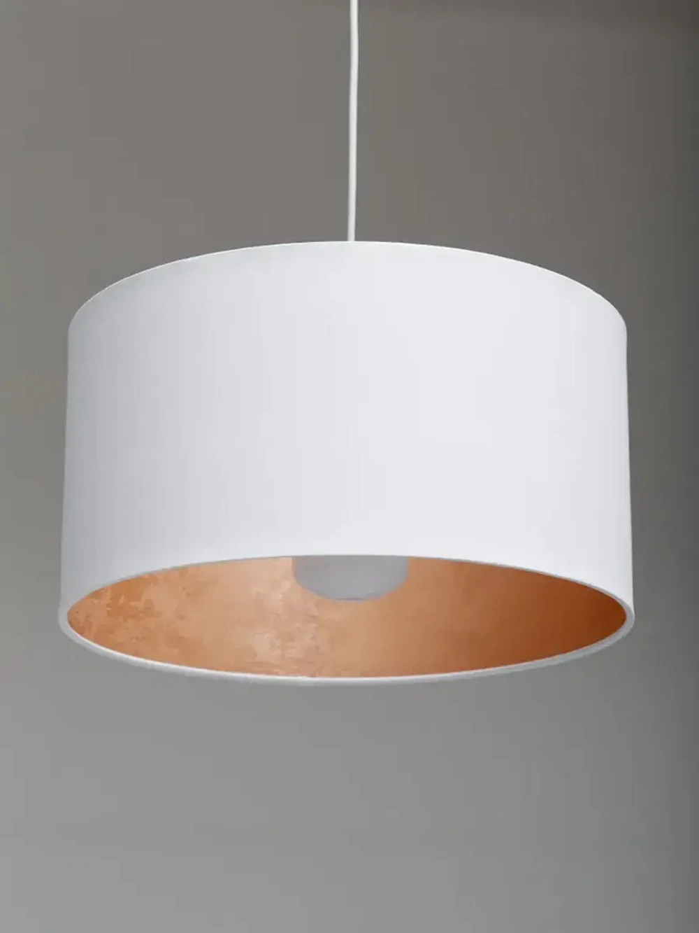 Люстра потолочная для спальни и гостиной с абажуром