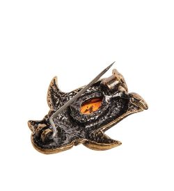 AM-2634 Брошь «Пингвин» (латунь, янтарь)