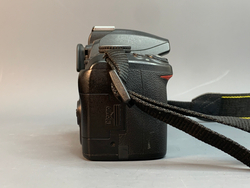 Nikon D3000 Kit 18-55mm 15.600 кадров