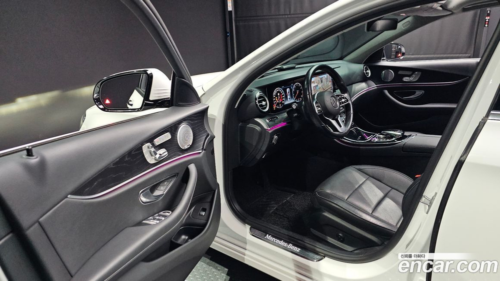 Mercedes-Benz E-Class W213 E300 Avangarde (06.2020)