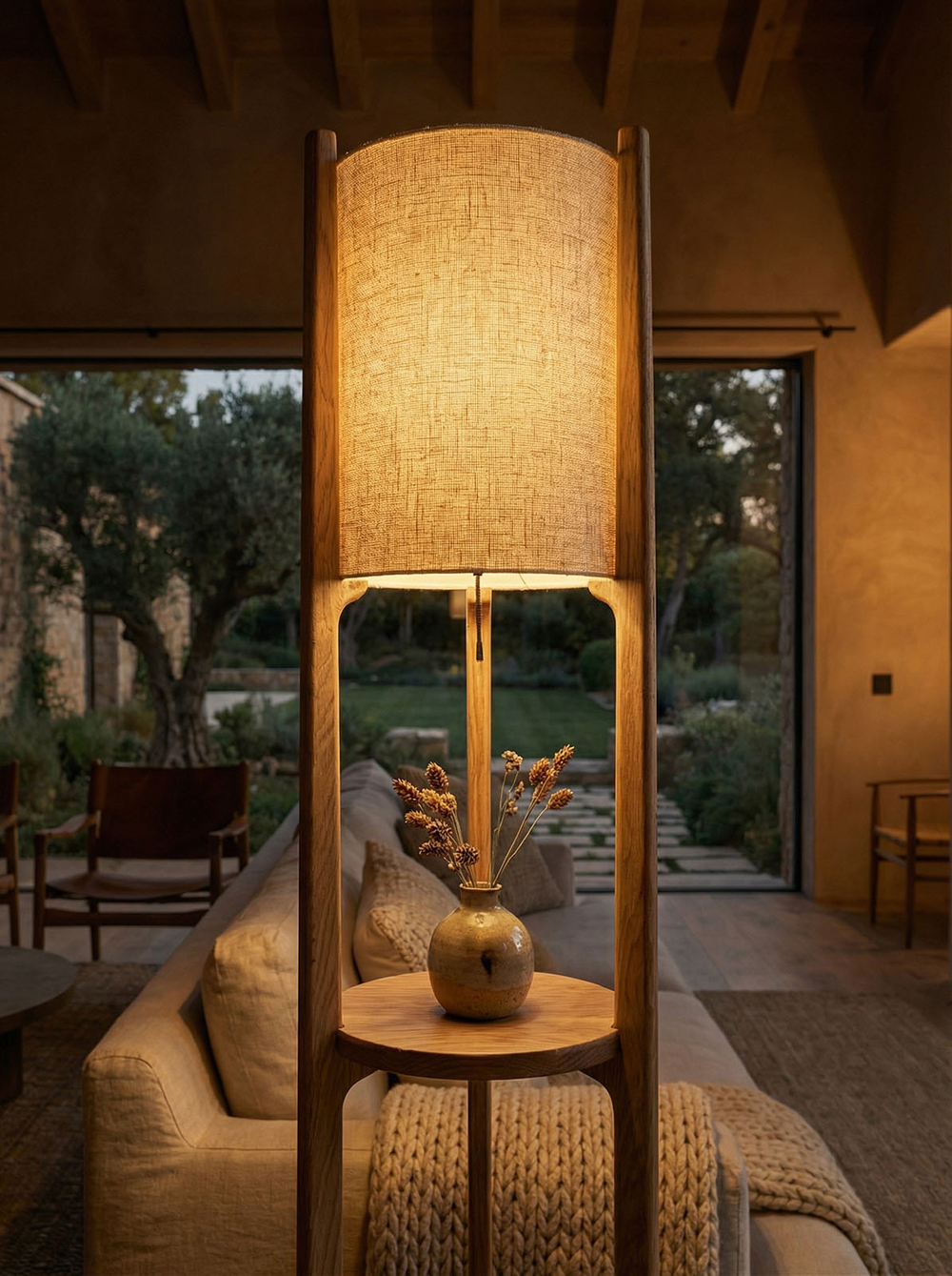 Льняной абажур и полка из натурального ясеня, детали торшера