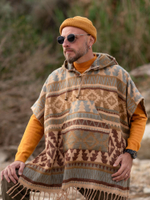 Пончо шерстяное с орнаментом