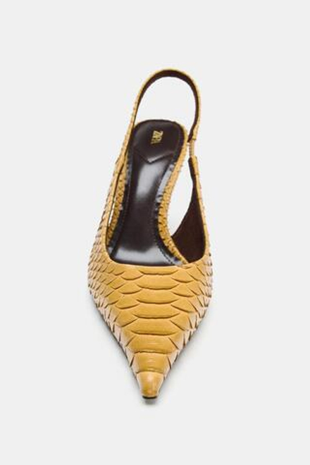 ZARA ТУФЛИ-МЮЛИ НА КАБЛУКЕ С РЕЛЬЕФНЫМ УЗОРОМ, ГОРЧИЧНЫЙ