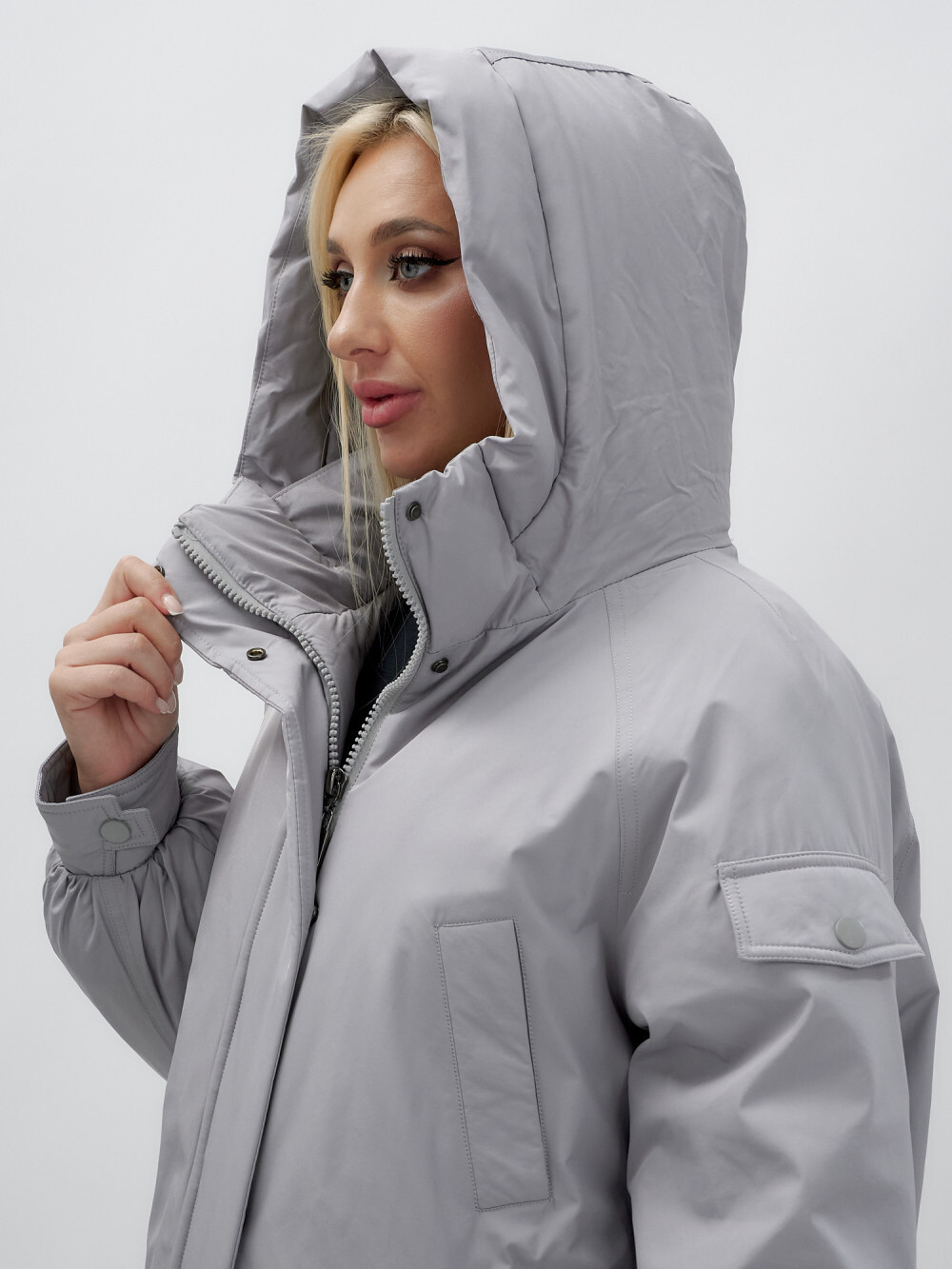 Куртка летучая мышь женская с капюшоном зимняя серого цвета 9630Sr