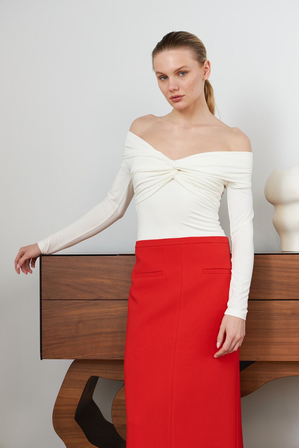 ТОП-БОДИ С ОТКРЫТЫМИ ПЛЕЧАМИ, МОЛОЧНЫЙ