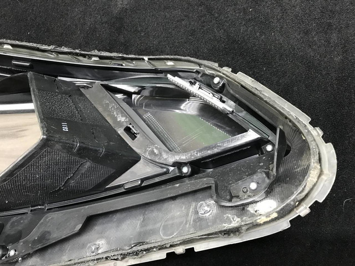 Стекло фары левое Kia Rio 4 FB (2017-2020)