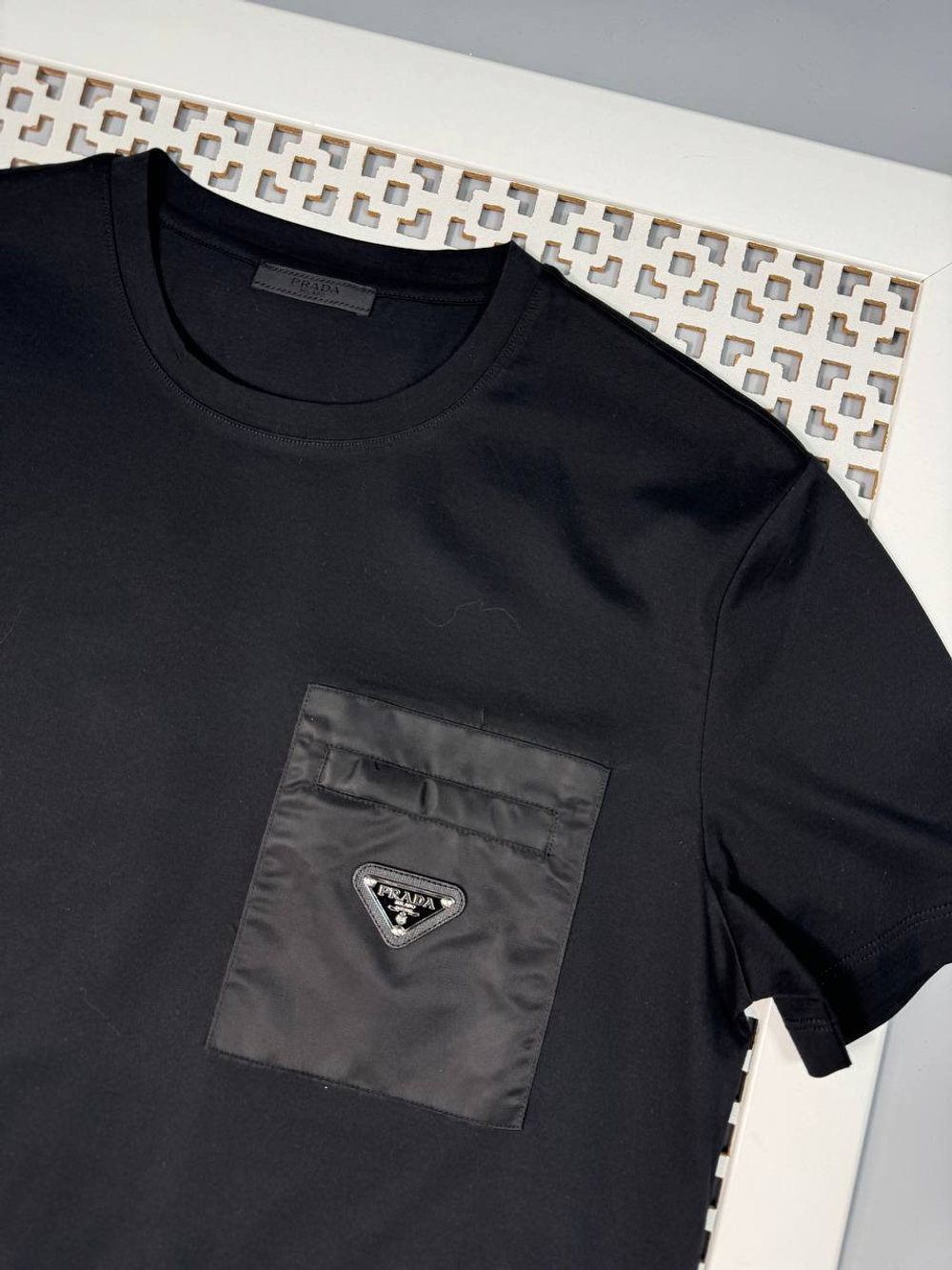 Футболка Prada