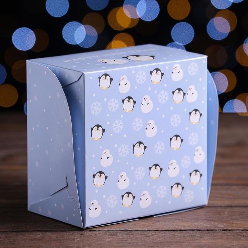 Коробка без окна "Новый год в Антарктике" 16х16х10 см