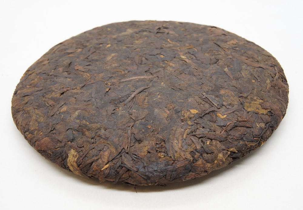 59278 Чай прессованный черный Пуэр Шу "Сэнчжун, 8-летний Аромат Зрелости", ци цзы бин 357гр