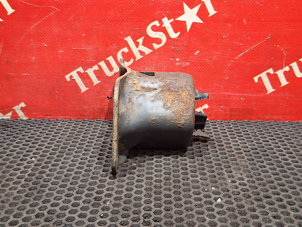 Кронштейн ящика акб 2018г.