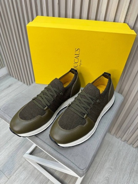 Кроссовки Doucals