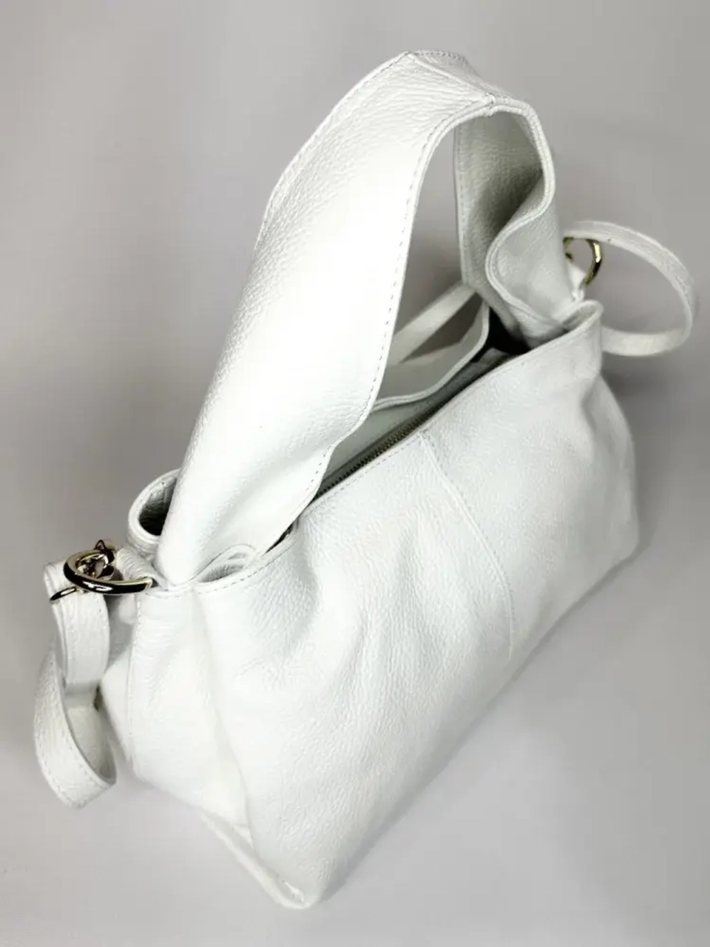 Женская сумка из натуральной кожи белого цвета