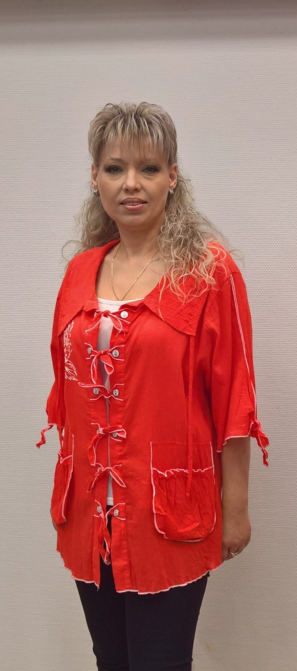 Итальянский оригинальный блузон с белыми рисунками