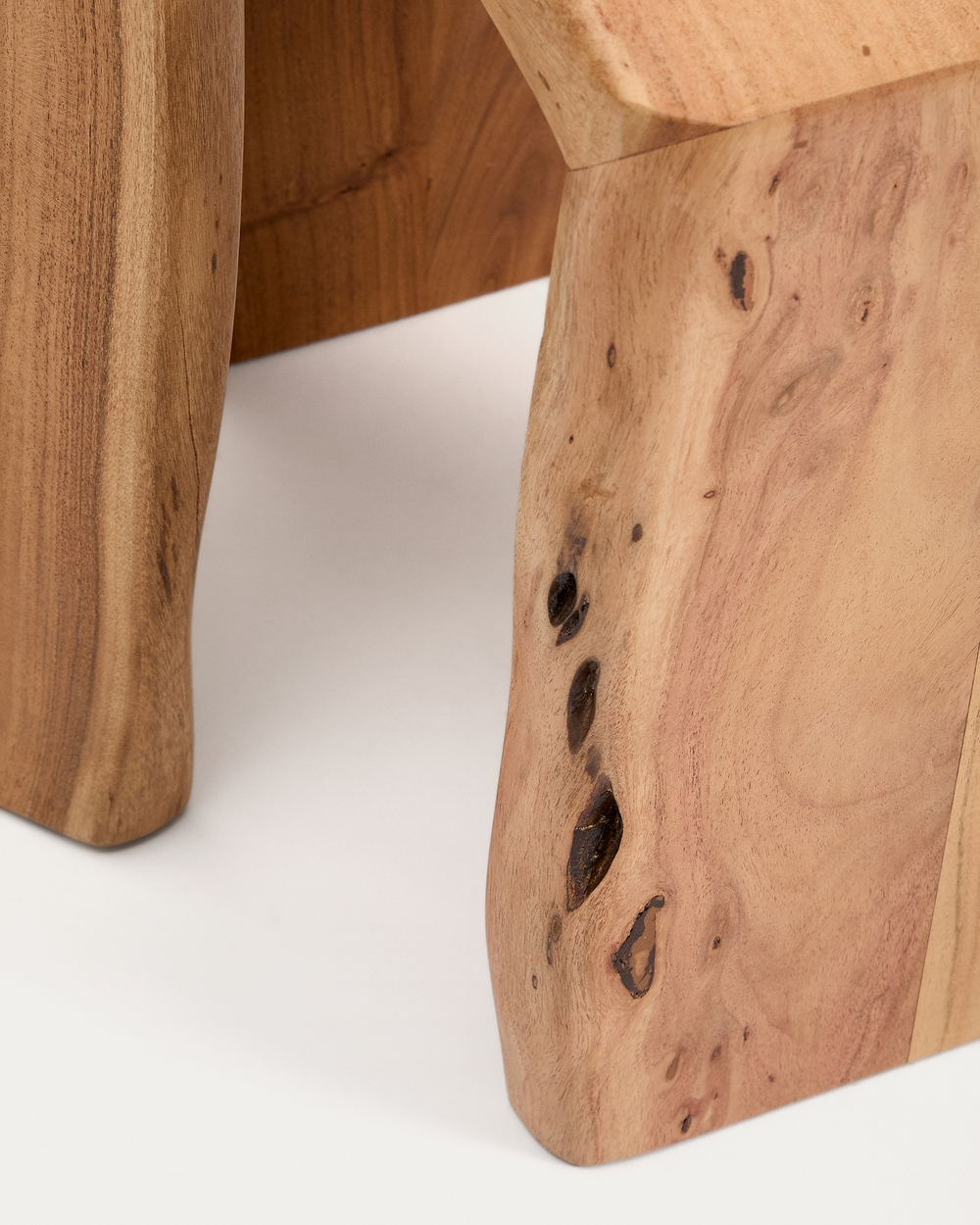 Комплект из 2-х столиков Lomiri из массива акации с выбеленной отделкой 50 x 42 см/34 x 42