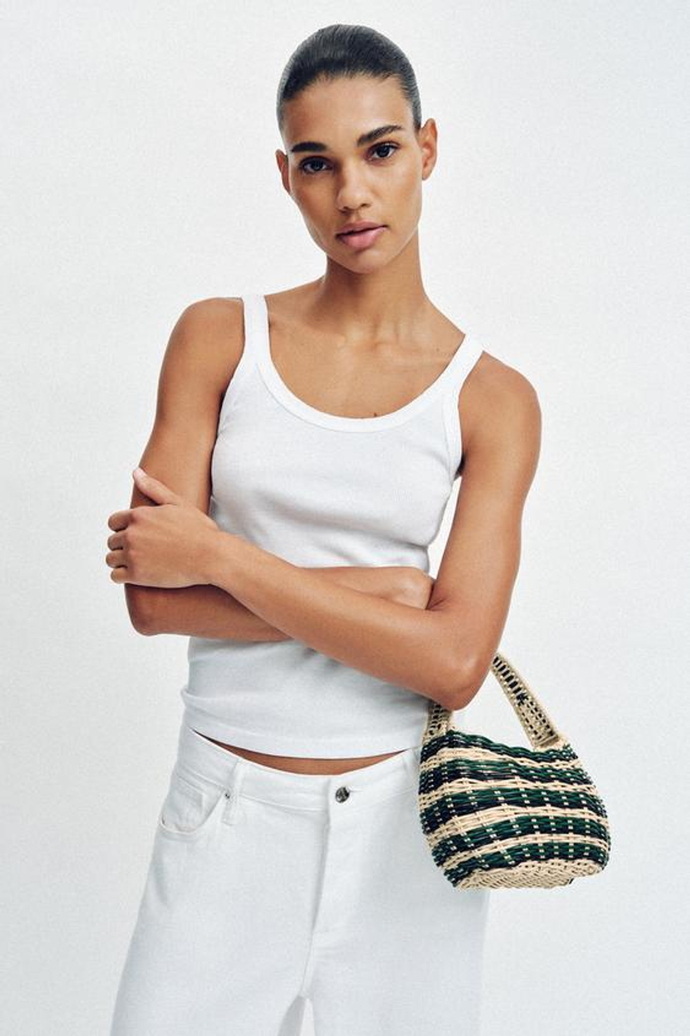 ZARA ЖЕСТКАЯ ПЛЕТЕНАЯ СУМКА, ЗЕЛЕНЫЙ