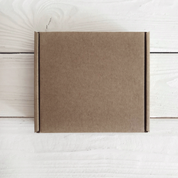 Коробка 18,5 х 18,5 х 6,5 см, бурая