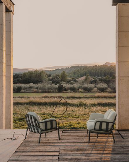 Joncols Алюминиевое кресло для улицы зеленого цвета Испания La Forma