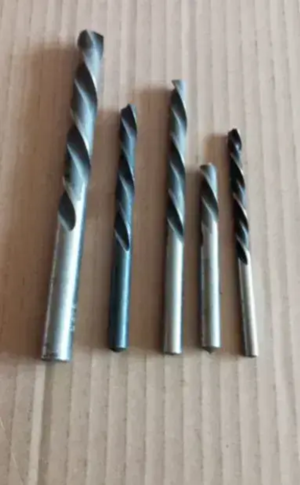 Сверло по металлу 5.2 мм левого вращения быстрорежущая сталь Р6М5 цилиндрический хвостовик ГОСТ СССР (средняя серия)