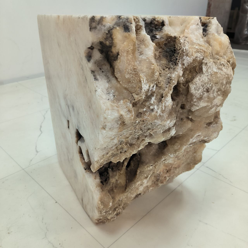 Стол из оникса 65582  (45*30*45) 0195