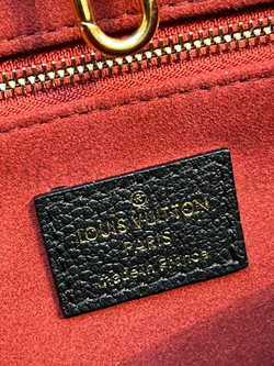 Черная сумка Louis Vuitton Onthego PM с узором монограм