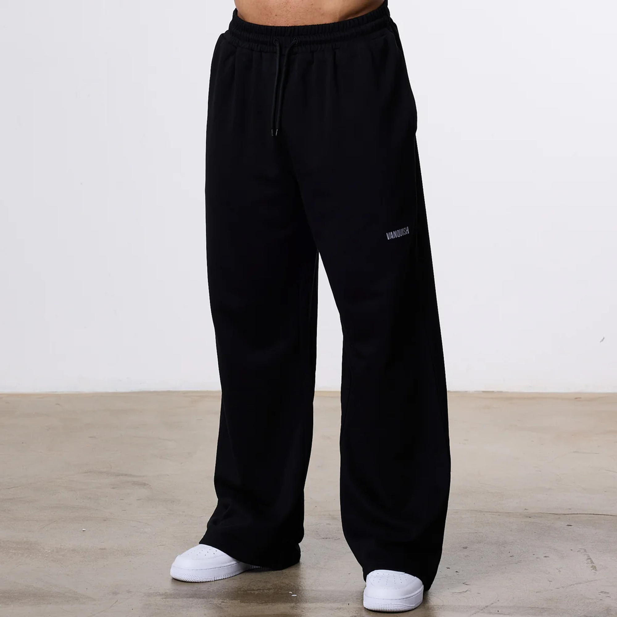 Штаны VANQUISH Essential Straght Sweatpants Black