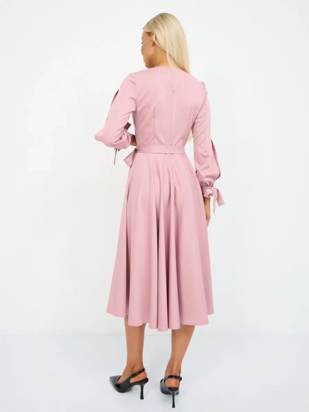 Платье с пышной юбкой