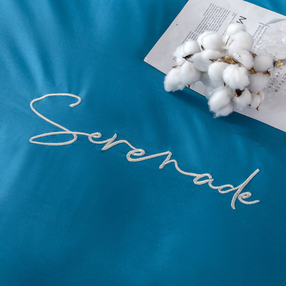 КПБ Однотонный Сатин Вышивка CH039, Евро, 4 наволочки