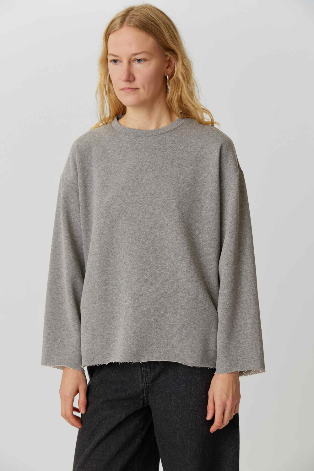 Объемный топ из светло-серого хлопка