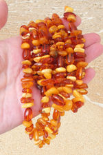 Колье из балтийского янтаря