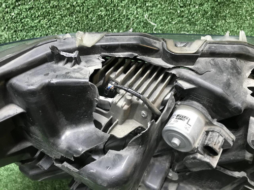 Битая Фара левая Toyota LC Prado 150 (17-нв) LED