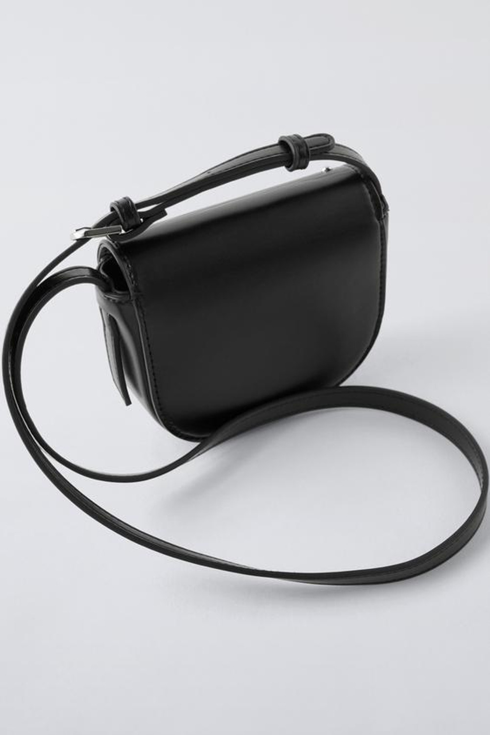 ZARA СУМКА С ЗАКЛЕПКАМИ, ЧЕРНЫЙ