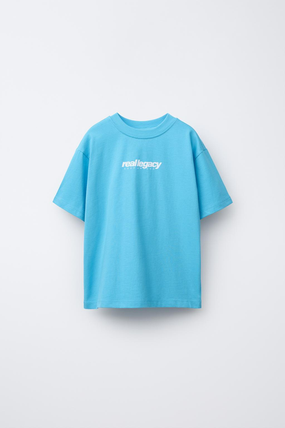 ZARA ФУТБОЛКА С ПРИНТОМ И НАШИВКОЙ, БИРЮЗОВЫЙ