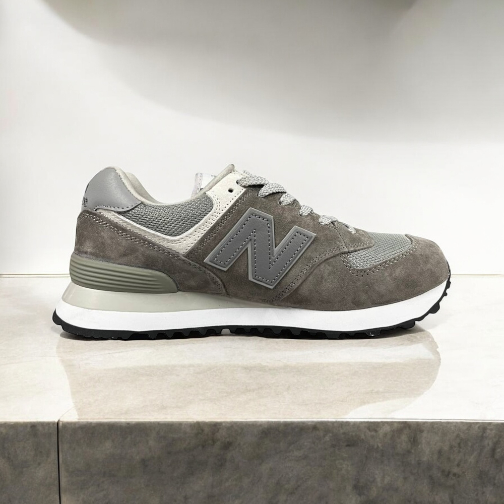 New Balance 574 • Light Brown