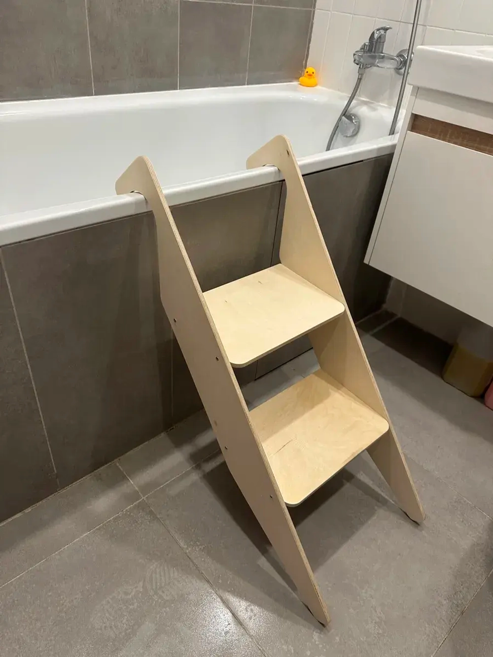 Лестница для собак средних и крупных пород в ванную