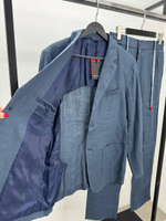 Льняной костюм Kiton