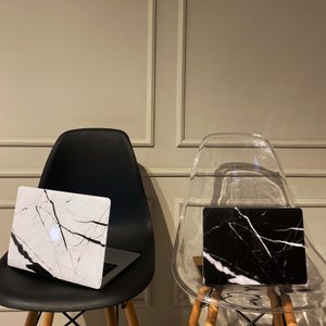 Виниловая наклейка LO для MacBook