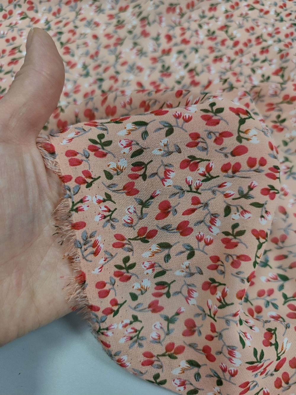 Шифон/ Барбарис на розовом