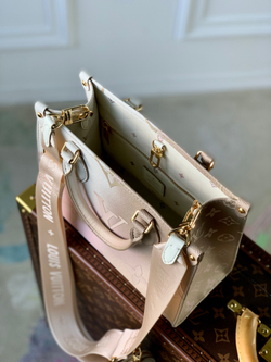 Louis Vuitton Onthego PM
