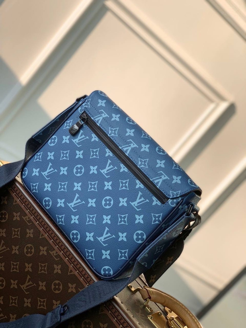 Сумка через плечо Louis Vuitton District PM