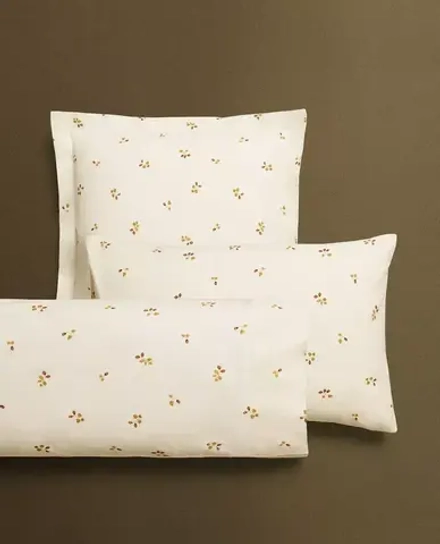 ZARA HOME НАВОЛОЧКА С ПРИНТОМ «ЛИСТЬЯ», ЖЕЛТОВАТО-БЕЛЫЙ
