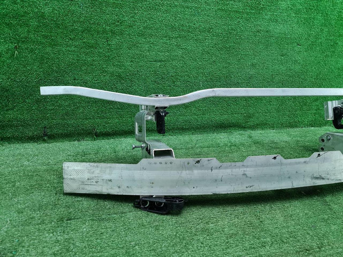 Усилитель передний BMW 3er G20 (2018-н.в.)