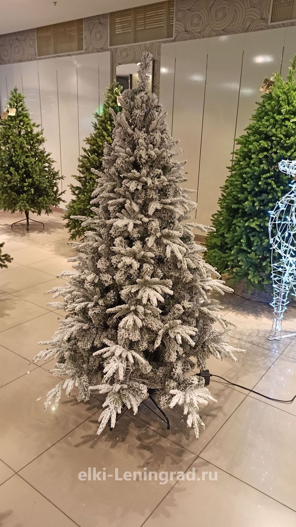 Заснеженная ель с гирляндой «Форесто» теплый свет (Литая+пвх) 180 см / 1,8 м