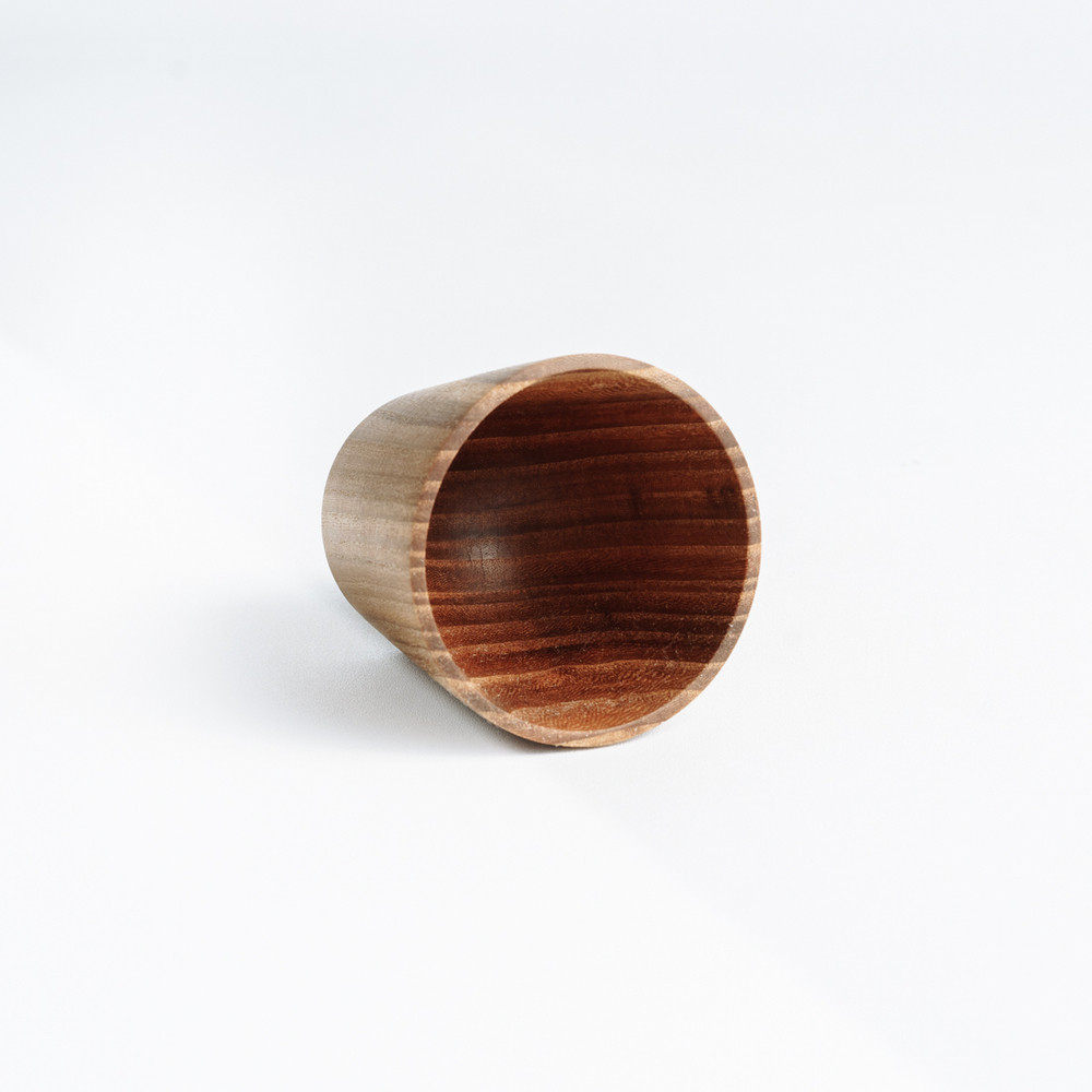 Деревянная рюмка (стопка, шот) из древесины сибирский вяз. R12