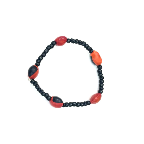 Браслет из гуайруру