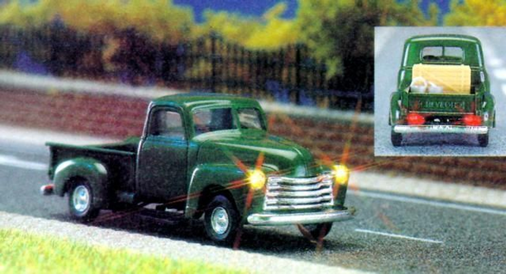 Автомобиль Chevrolet Pick-up, свет (H0, 1:87)