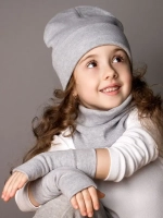 Шапка детская со снудом и митенками