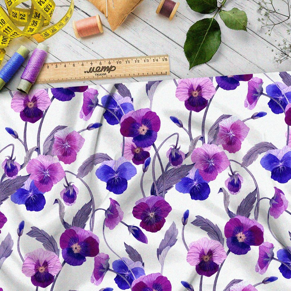 Ткань барби насыщенные фиолетовые анютины глазки на белом фоне