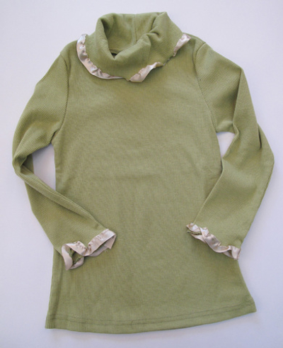 Водолазка детская с контрастной атласной окантовкой